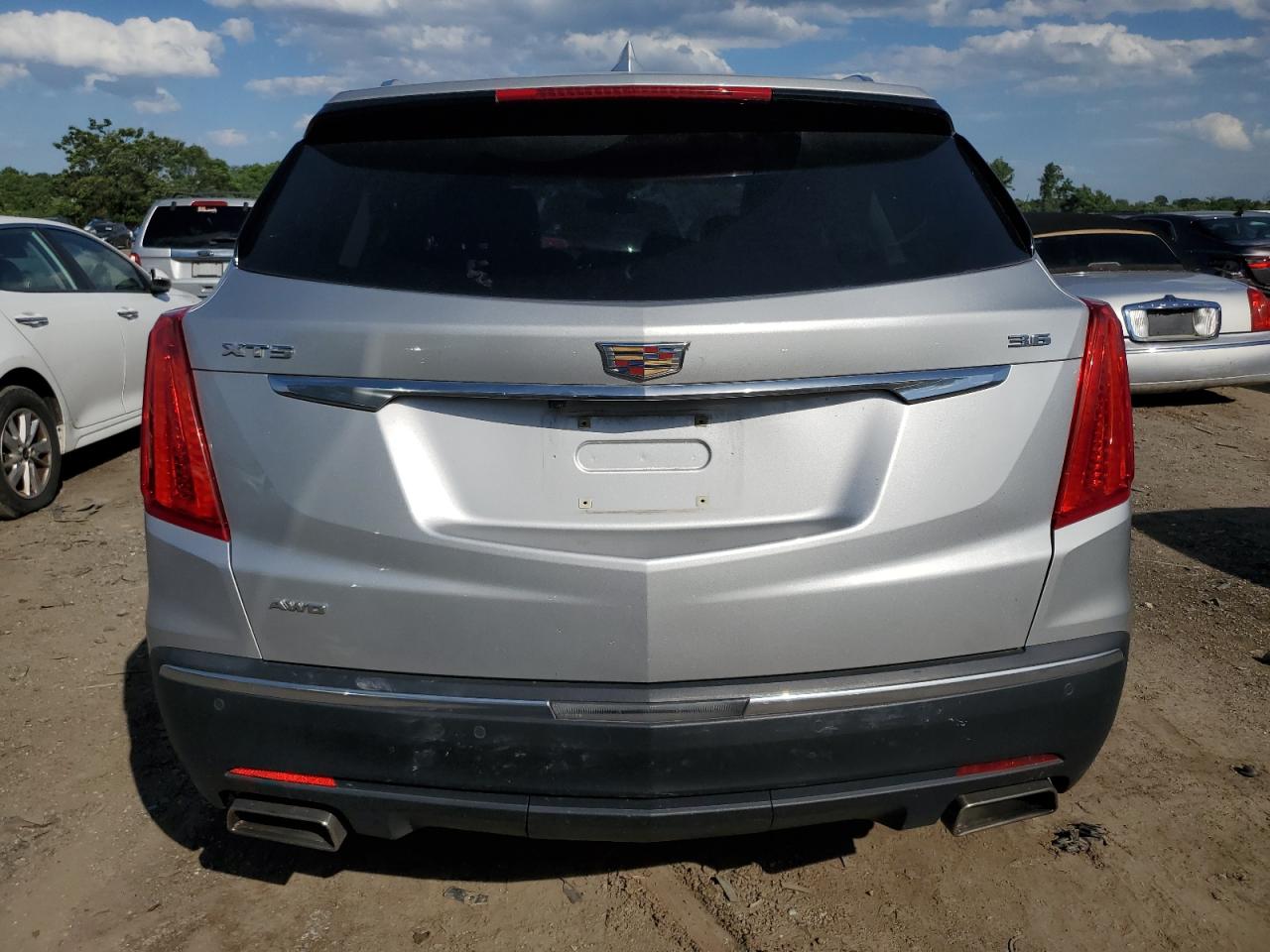 1GYKNDRS7JZ202816 2018 Cadillac Xt5 Luxury