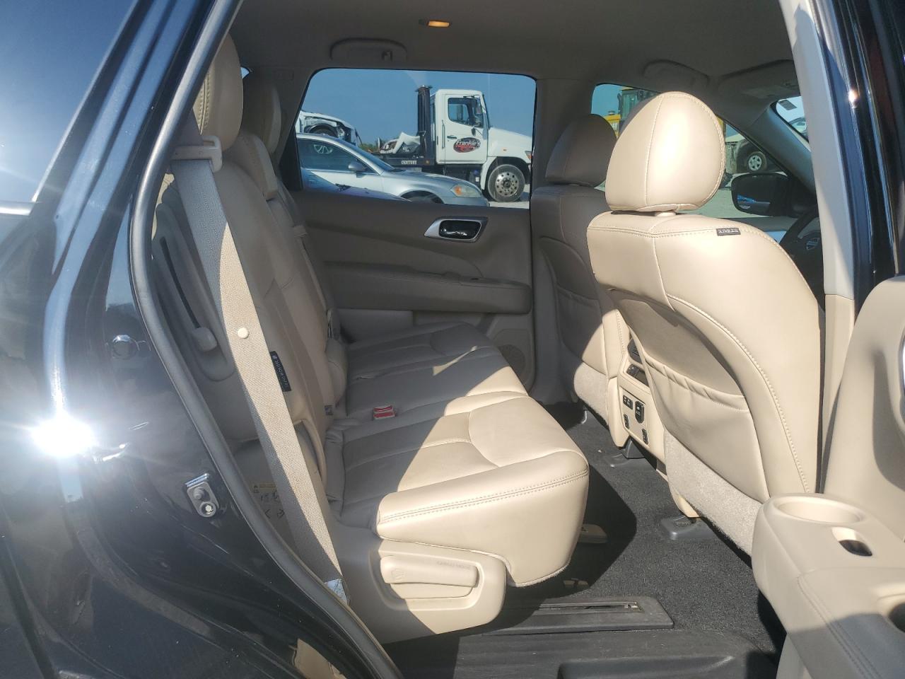 5N1DR2MN3KC632951 2019 Nissan Pathfinder S