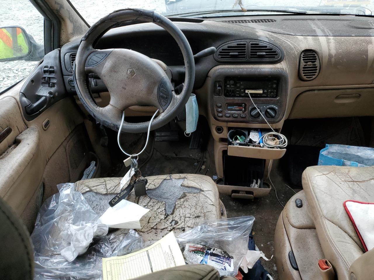 1C4GP64L0WB569526 1998 Chrysler Town & Country Lxi