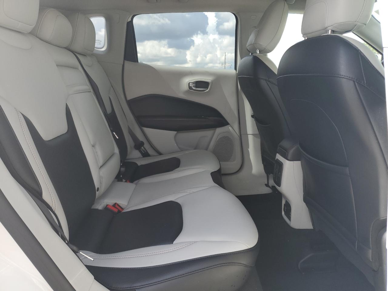 3C4NJDCB7HT689797 2017 Jeep Compass Limited