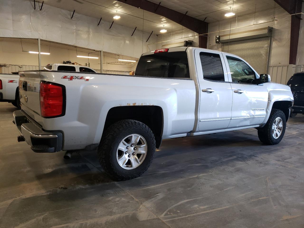 2017 Chevrolet Silverado K1500 Lt vin: 1GCVKREC9HZ373438