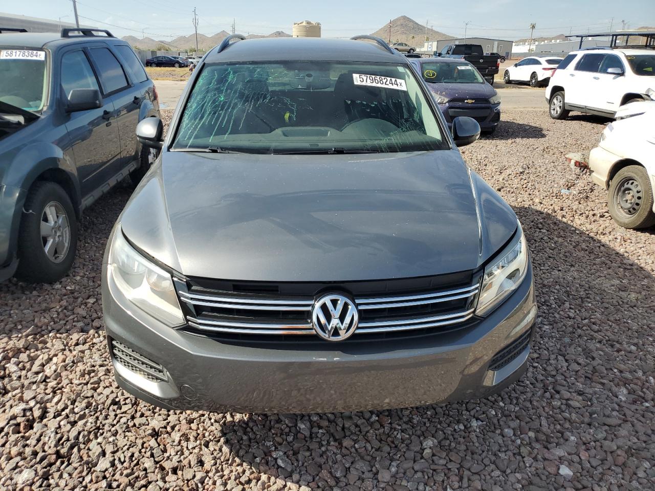 WVGAV7AX0JK002598 2018 Volkswagen Tiguan Limited