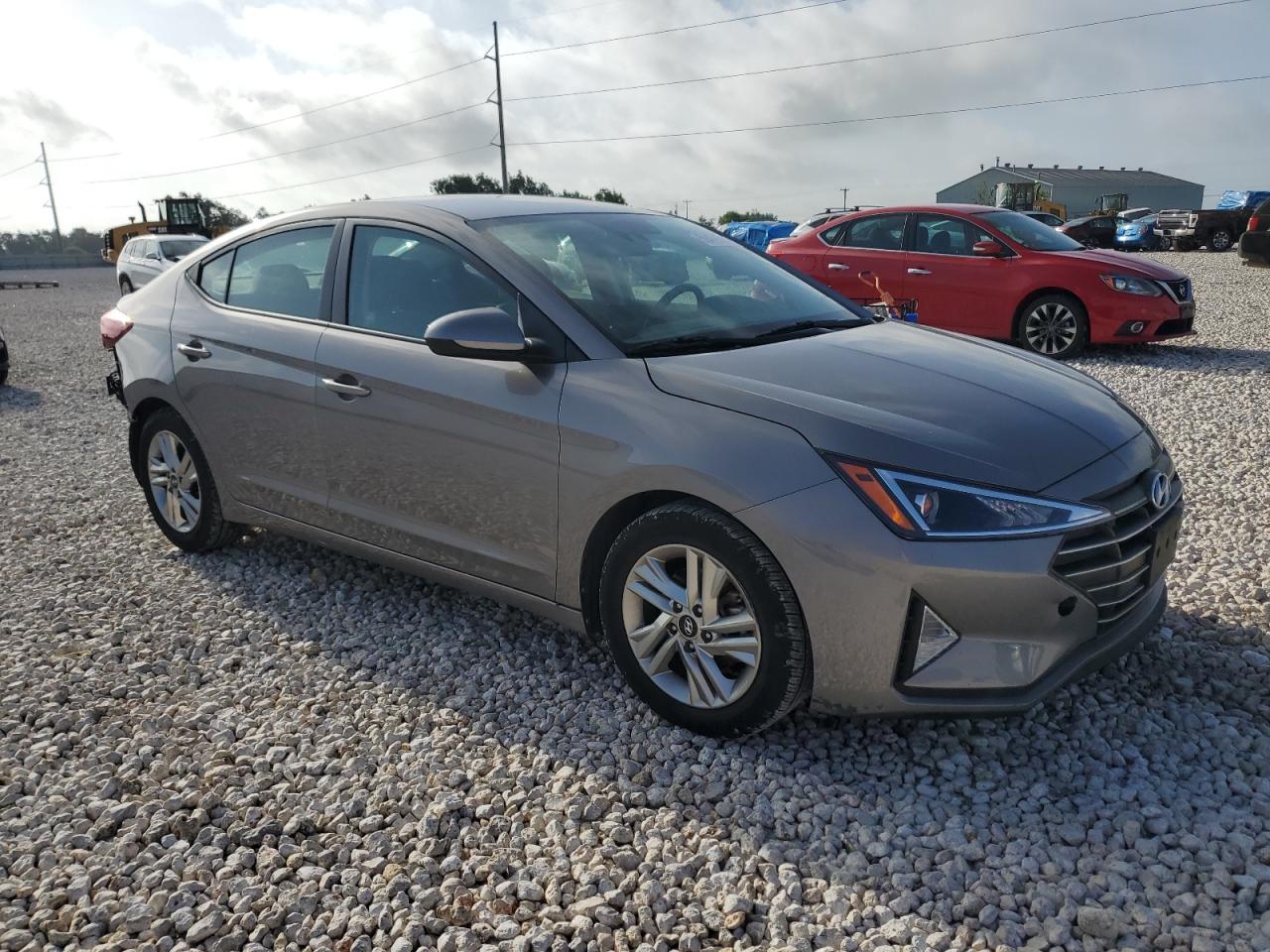 2020 Hyundai Elantra Sel vin: KMHD84LF4LU030709