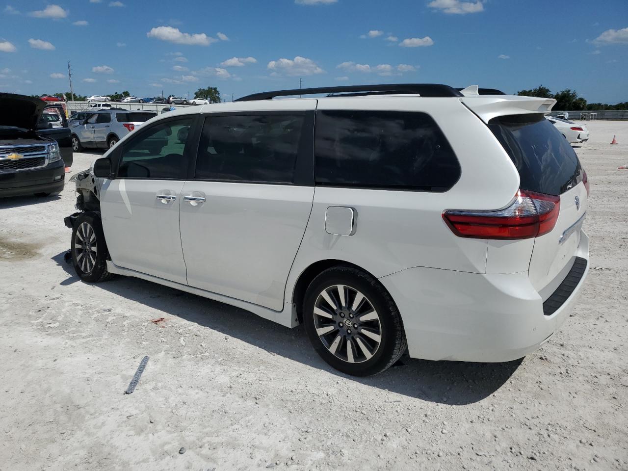 5TDYZ3DC6LS059750 2020 Toyota Sienna Xle