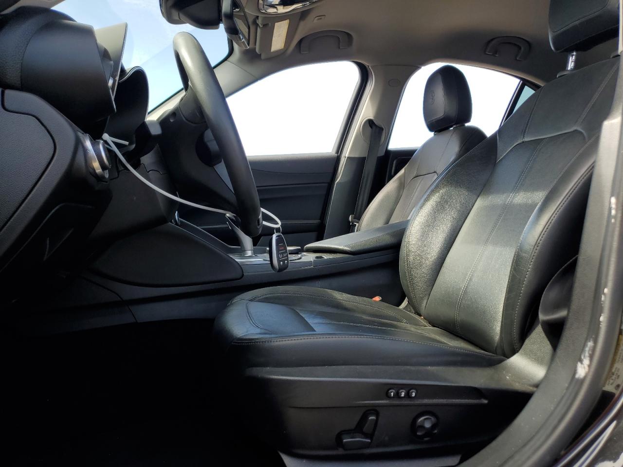 ZARFAEBN0H7536016 2017 Alfa Romeo Giulia