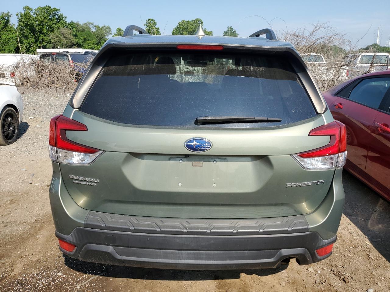 JF2SKAEC2KH424975 2019 Subaru Forester Premium