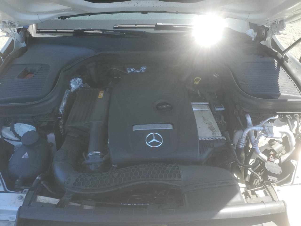 WDC0G4KB8JV050323 2018 Mercedes-Benz Glc 300 4Matic