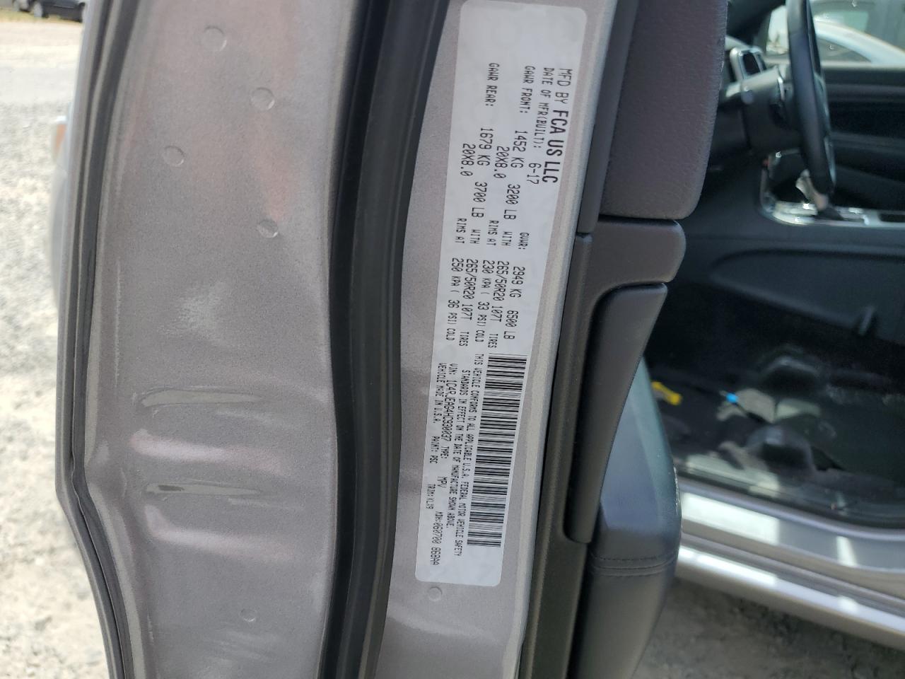 1C4RJEAG4HC930037 2017 Jeep Grand Cherokee Laredo