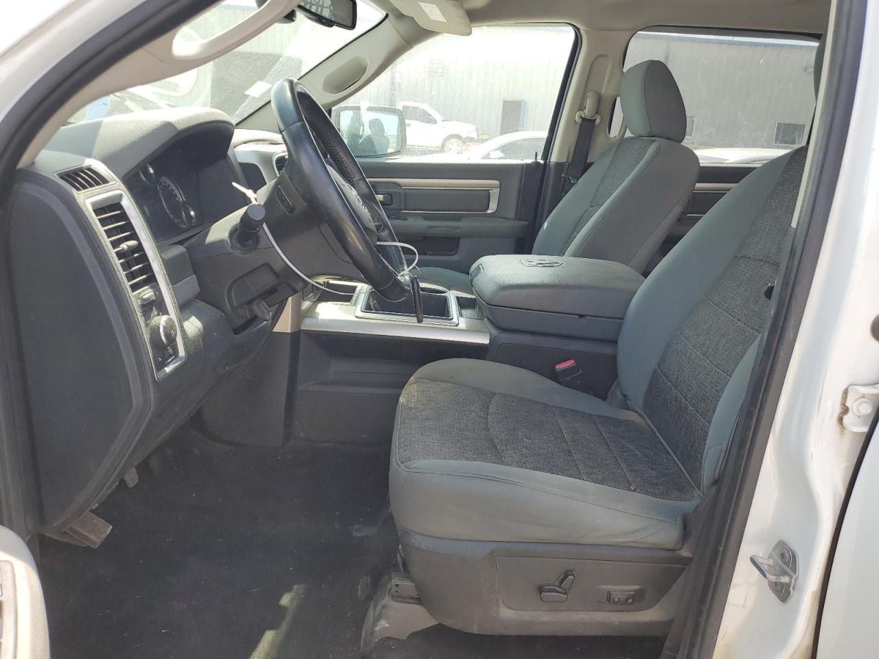 1C6RR6LM5FS580493 2015 Ram 1500 Slt