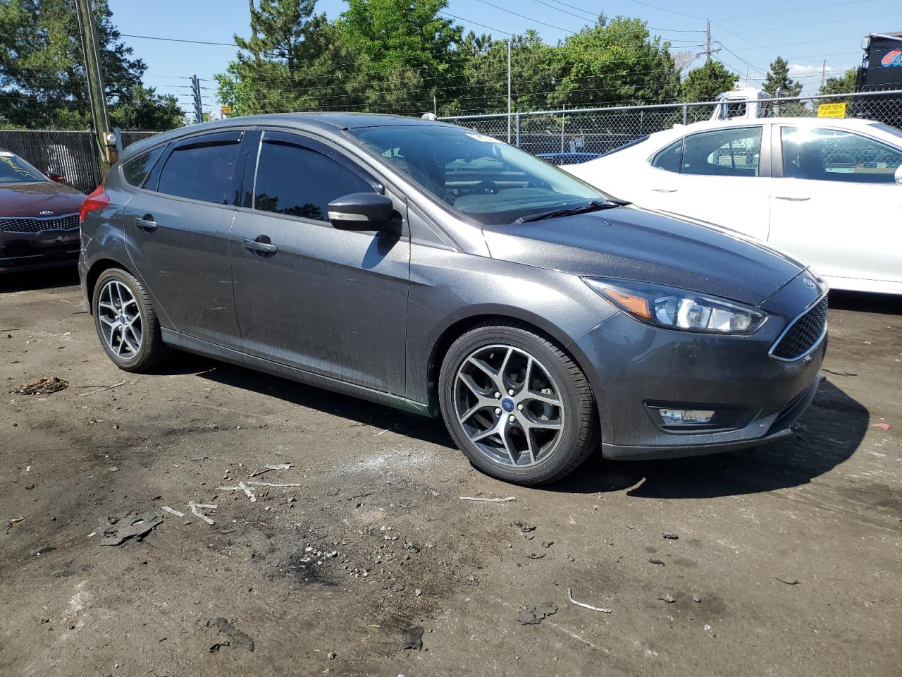 2018 Ford Focus Sel vin: 1FADP3M28JL270108