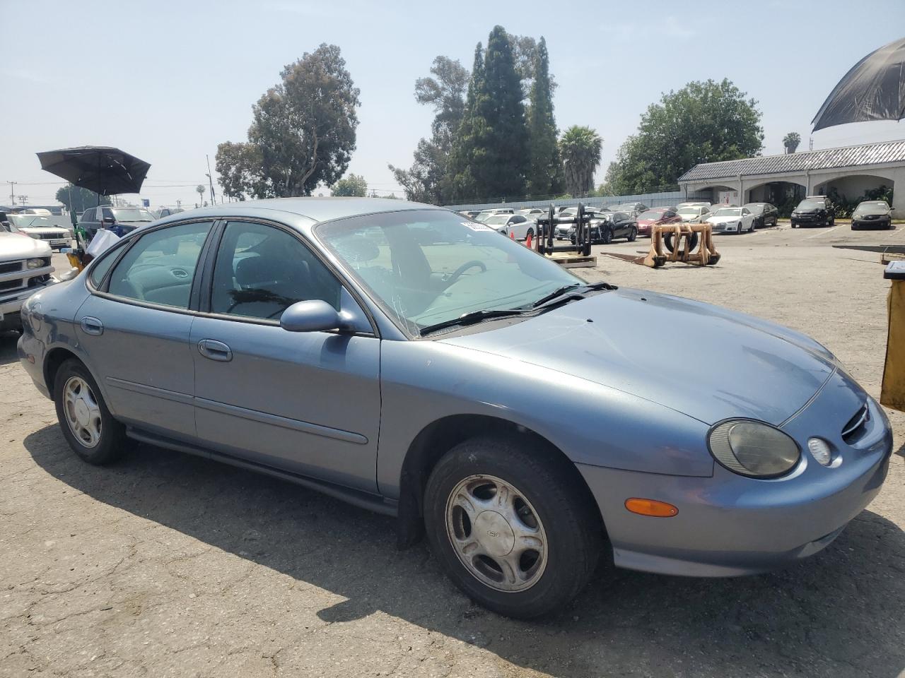 1FAFP53U7XG118572 1999 Ford Taurus Se