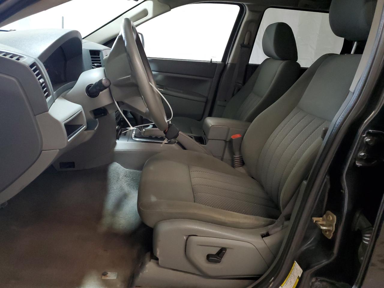 1J4GR48K75C509049 2005 Jeep Grand Cherokee Laredo