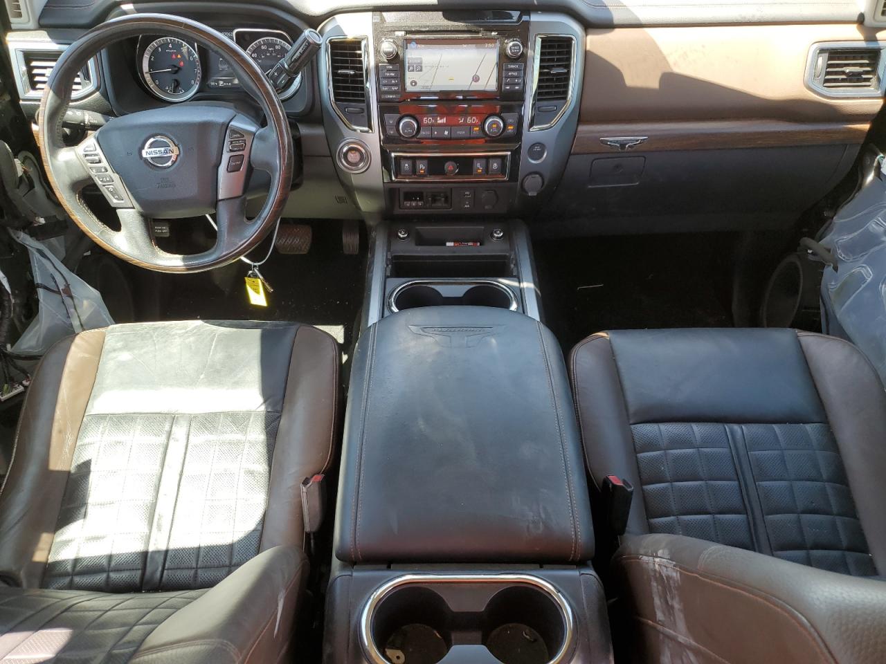 1N6AA1E63HN501495 2017 Nissan Titan Sv