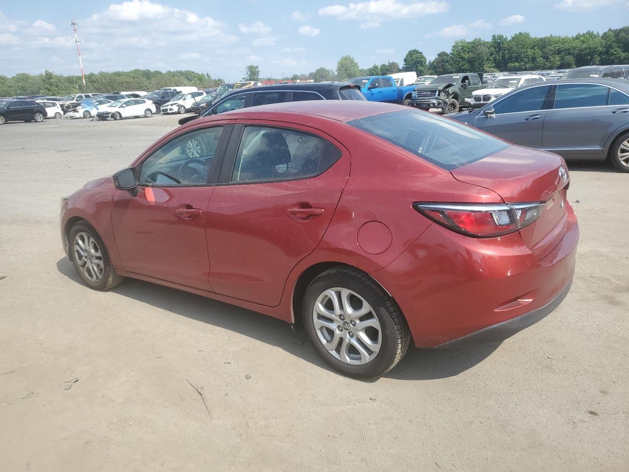 2018 Toyota Yaris Ia vin: 3MYDLBYV7JY326049