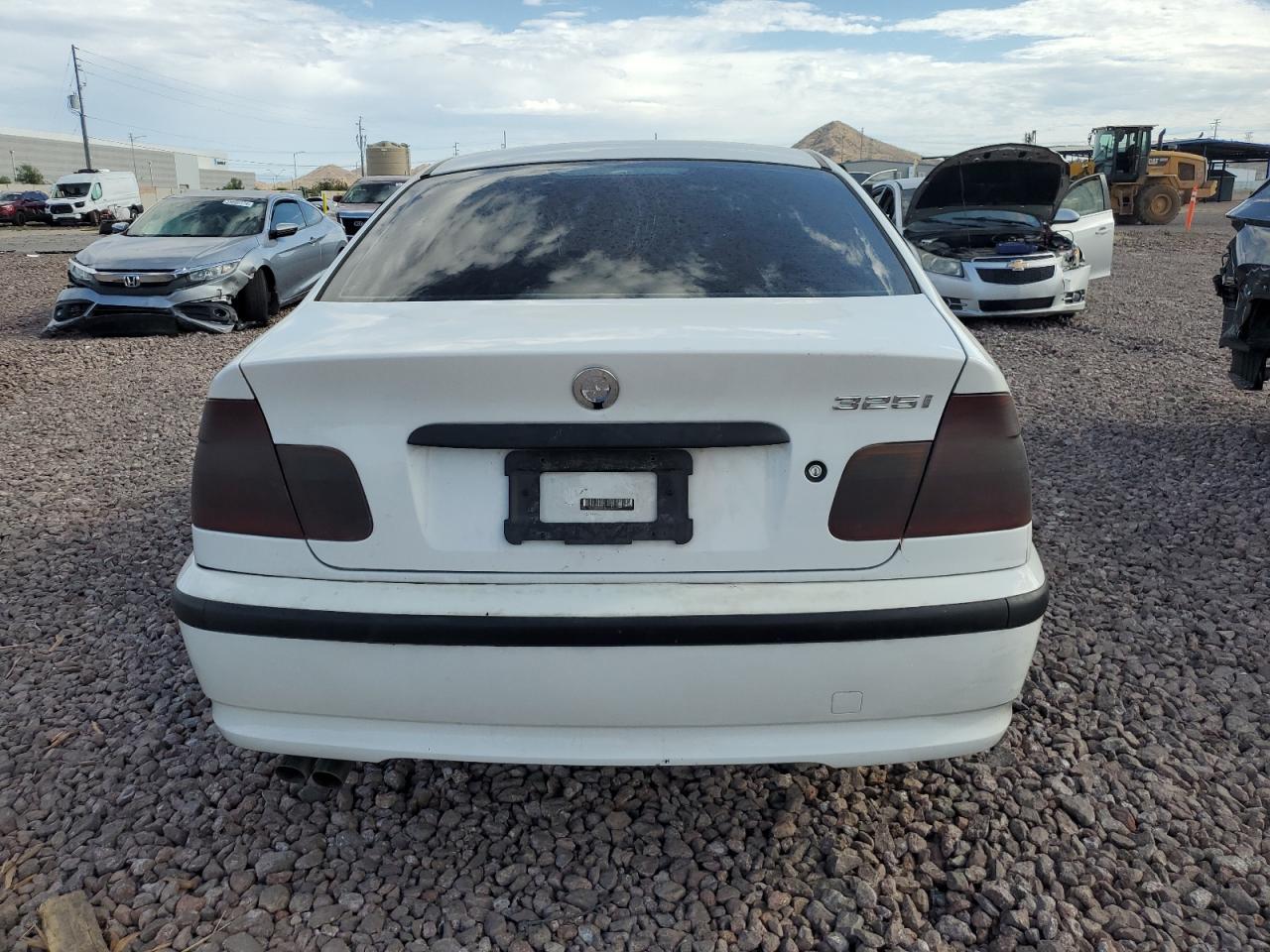 WBAET37434NJ44932 2004 BMW 325 I