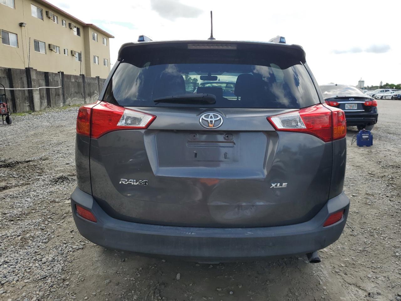 2015 Toyota Rav4 Xle vin: JTMWFREV3FJ027066