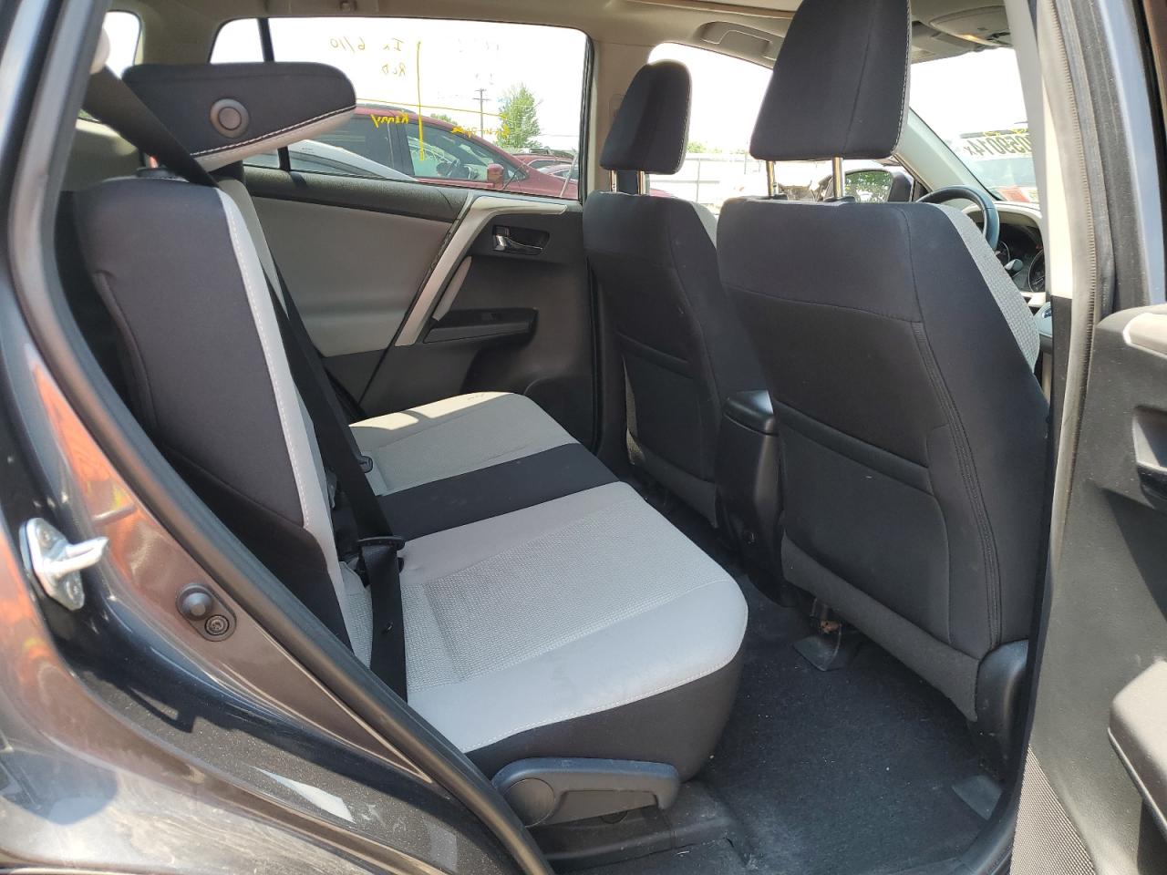 2T3RFREV4HW672956 2017 Toyota Rav4 Xle