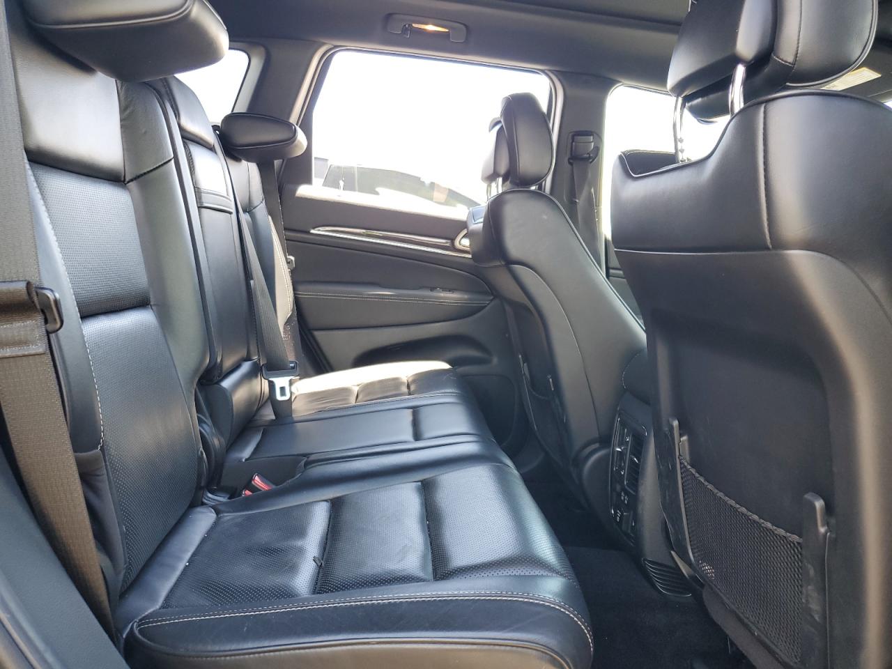 1C4RJFCM0EC415900 2019 Jeep Grand Cherokee Overland