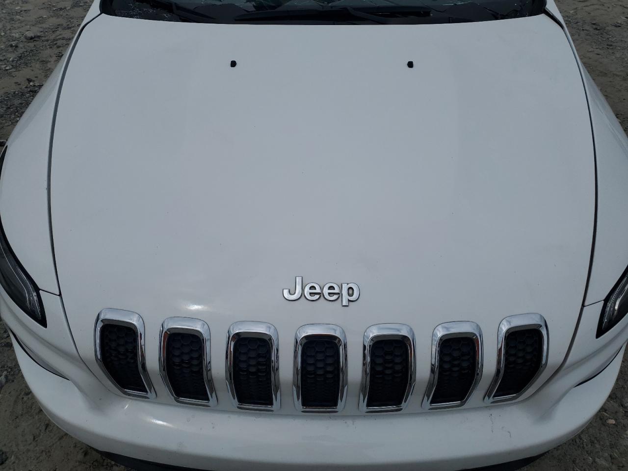 1C4PJLCB1JD596613 2018 Jeep Cherokee Latitude