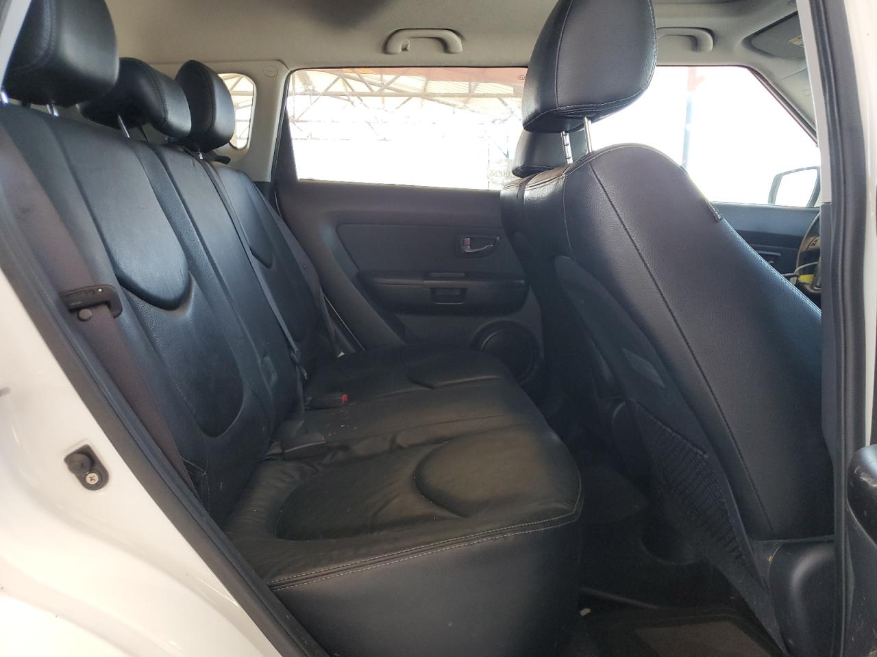 KNDJT2A27B7729324 2011 Kia Soul +