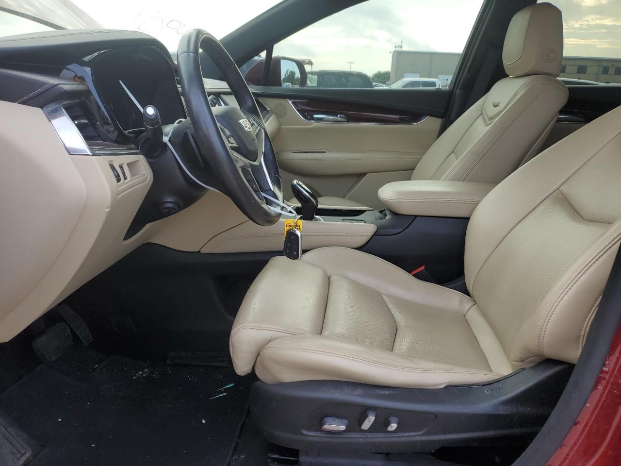 1GYKNBRS7HZ192920 2017 Cadillac Xt5 Luxury