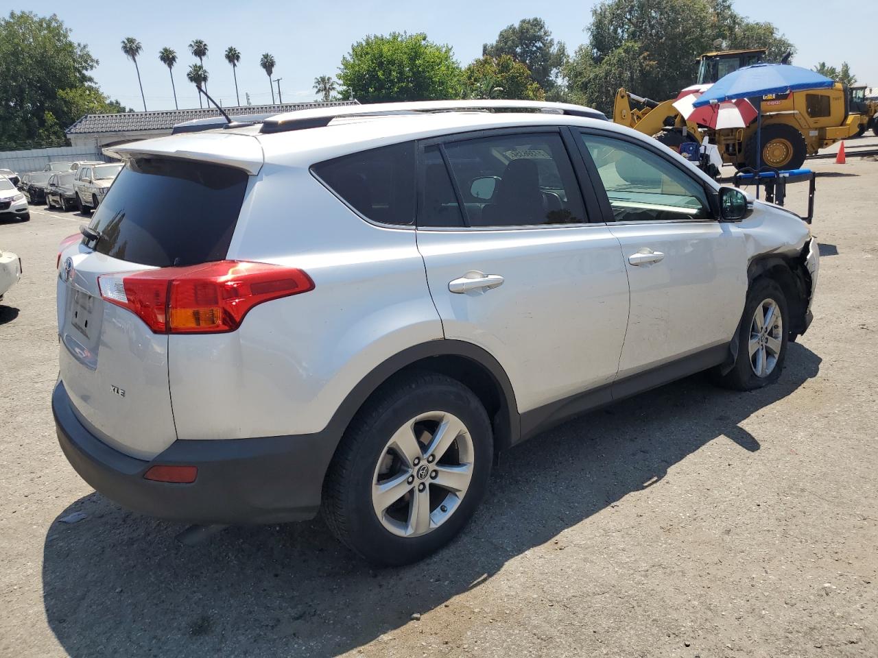 2T3WFREV1FW156893 2015 Toyota Rav4 Xle