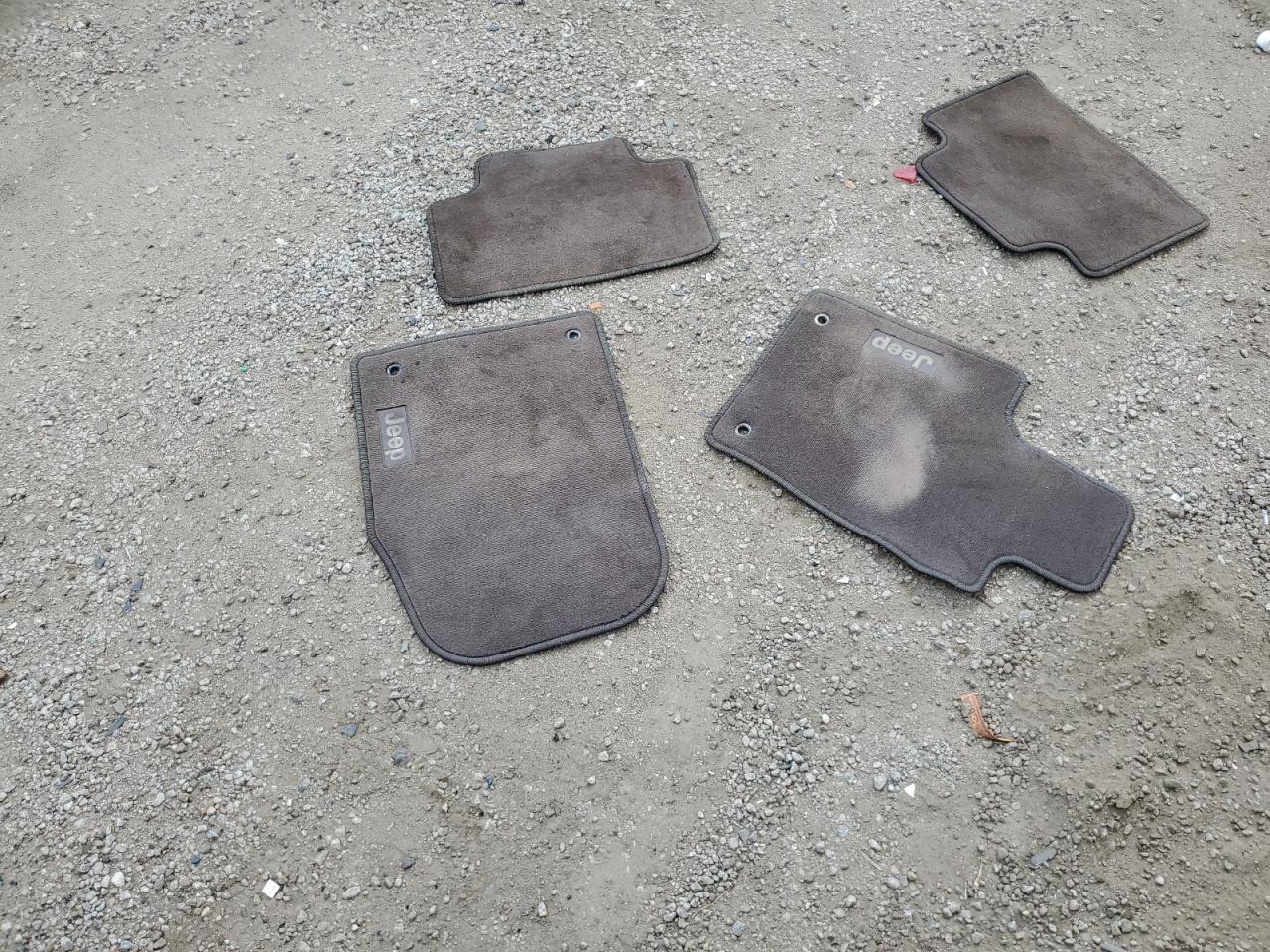 1C4RJECG3DC588846 2013 Jeep Grand Cherokee Overland