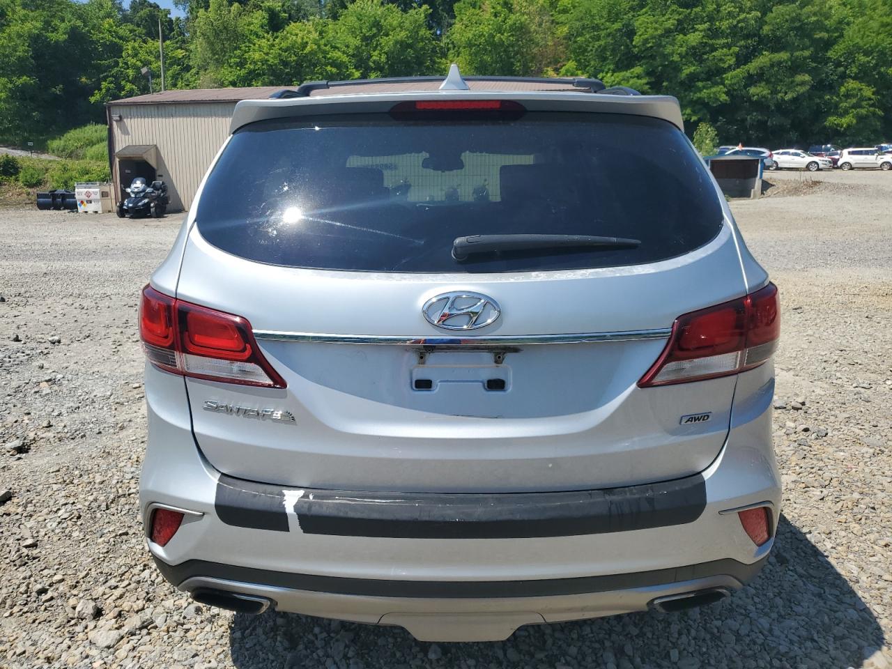 KM8SMDHF0HU176818 2017 Hyundai Santa Fe Se