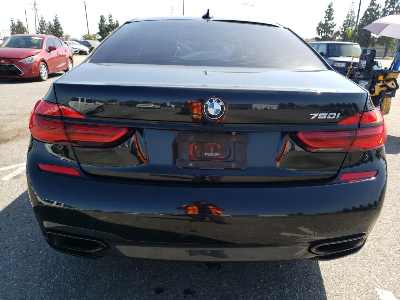 WBA7F0C30HGM21655 2017 BMW 750 I