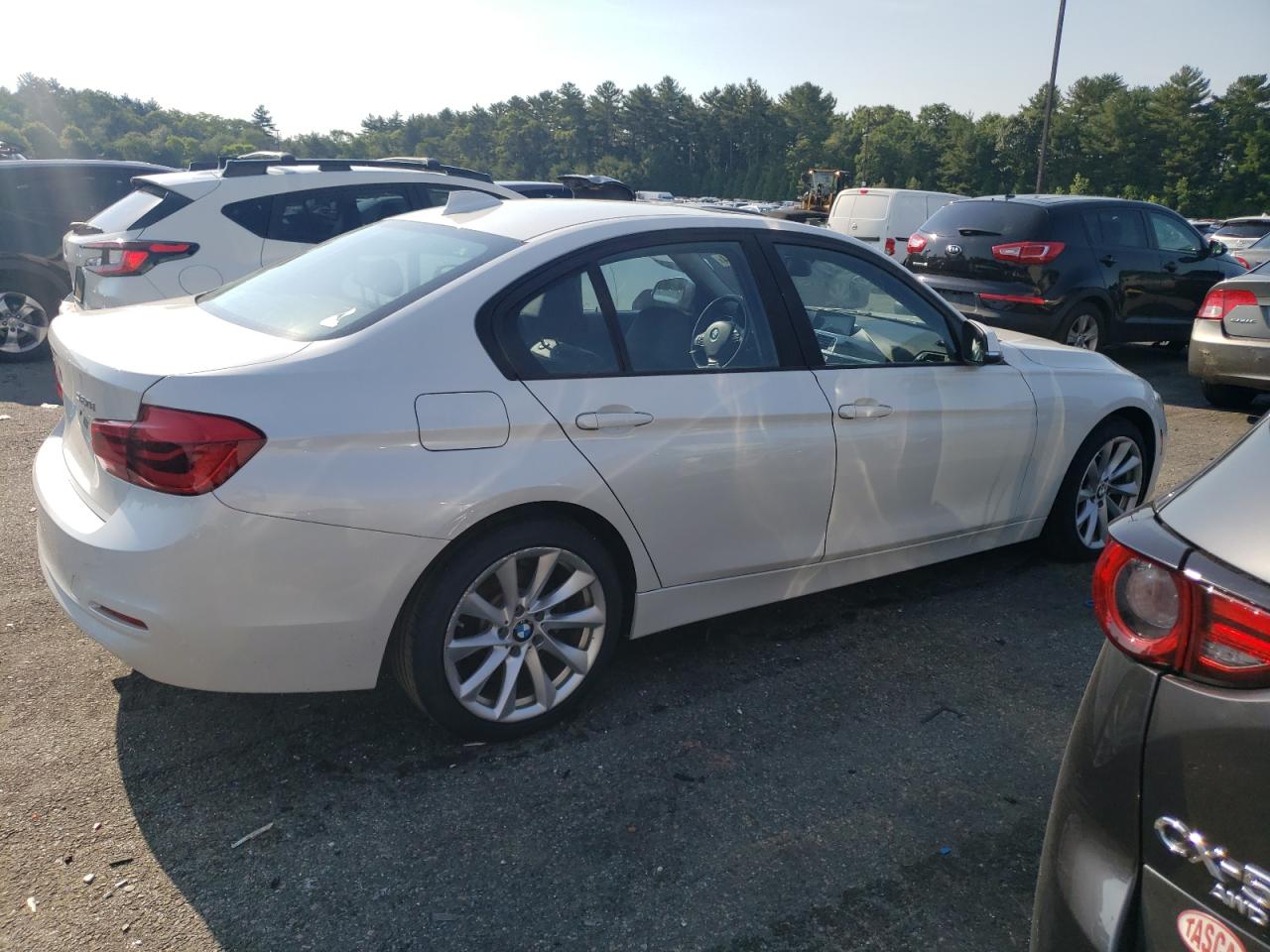 2018 BMW 320 Xi vin: WBA8E5G57JNU45680