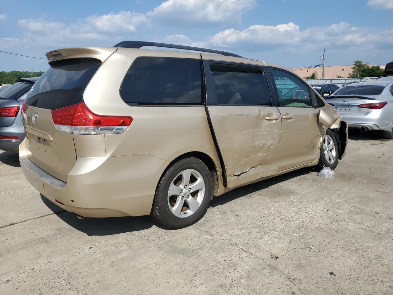 5TDKK3DCXBS073904 2011 Toyota Sienna Le