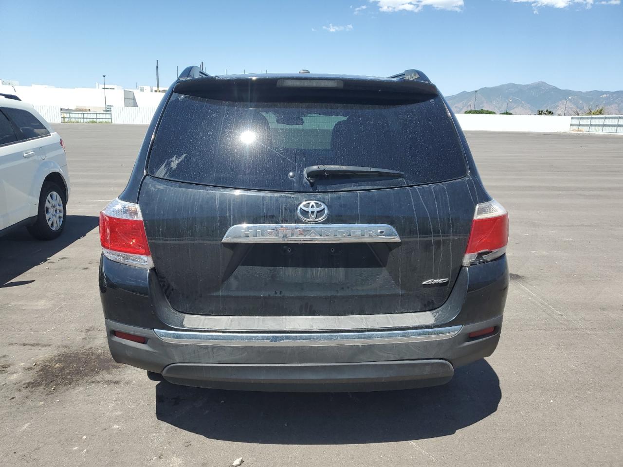 5TDBK3EH4CS174092 2012 Toyota Highlander Base