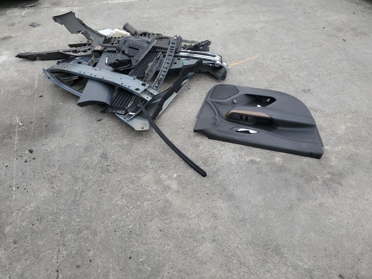 1GKKNKLS1LZ138847 2020 GMC Acadia Sle