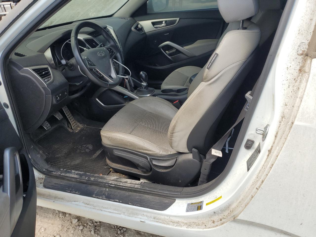 KMHTC6AD1DU084655 2013 Hyundai Veloster