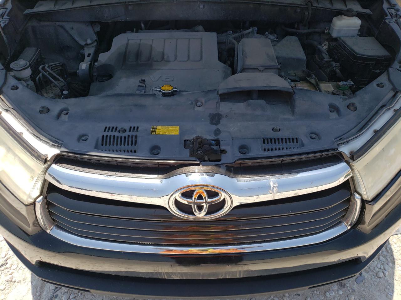 5TDZKRFH4ES014099 2014 Toyota Highlander Le