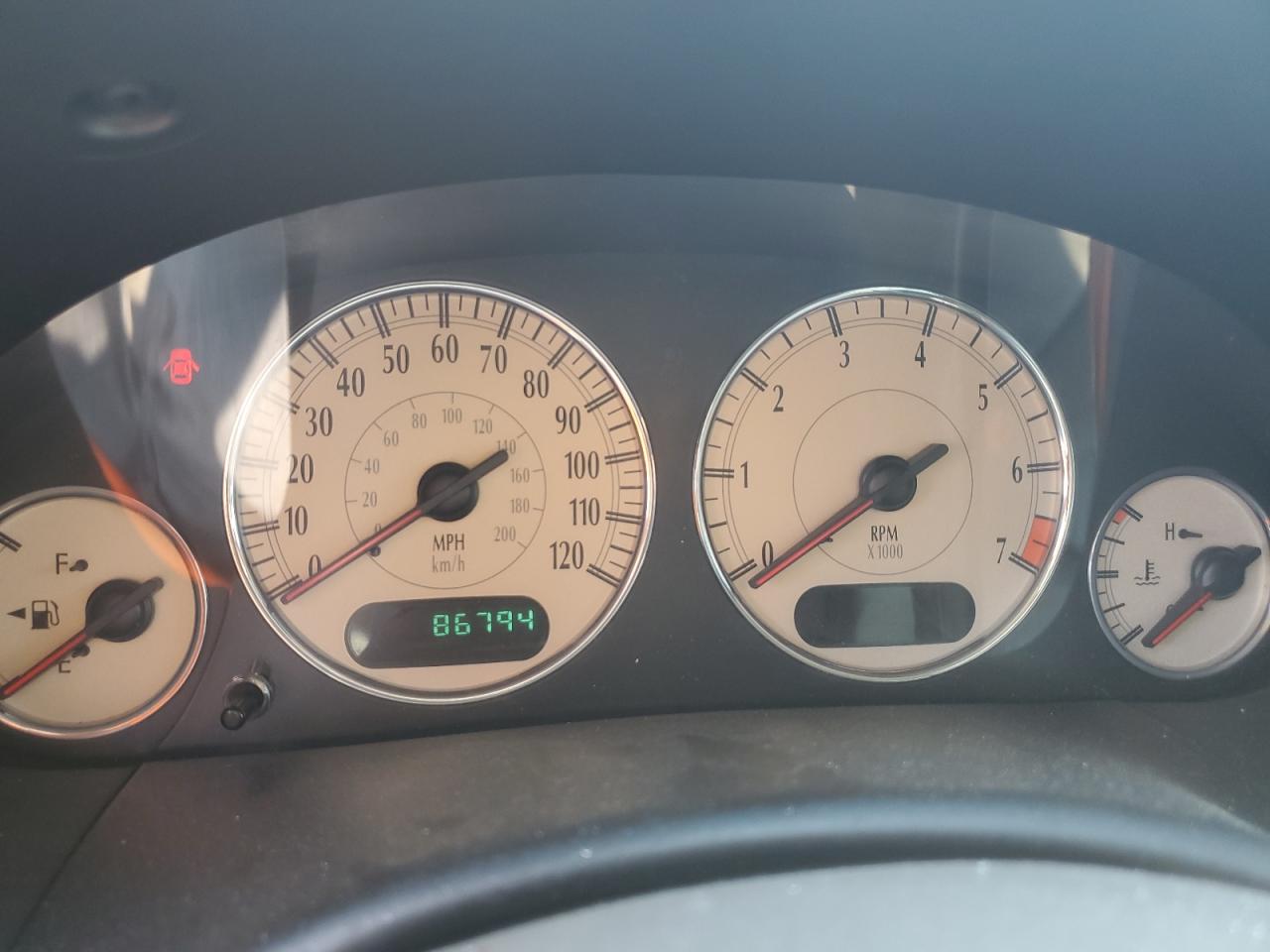 2C8GP64LX3R163698 2003 Chrysler Town & Country Limited