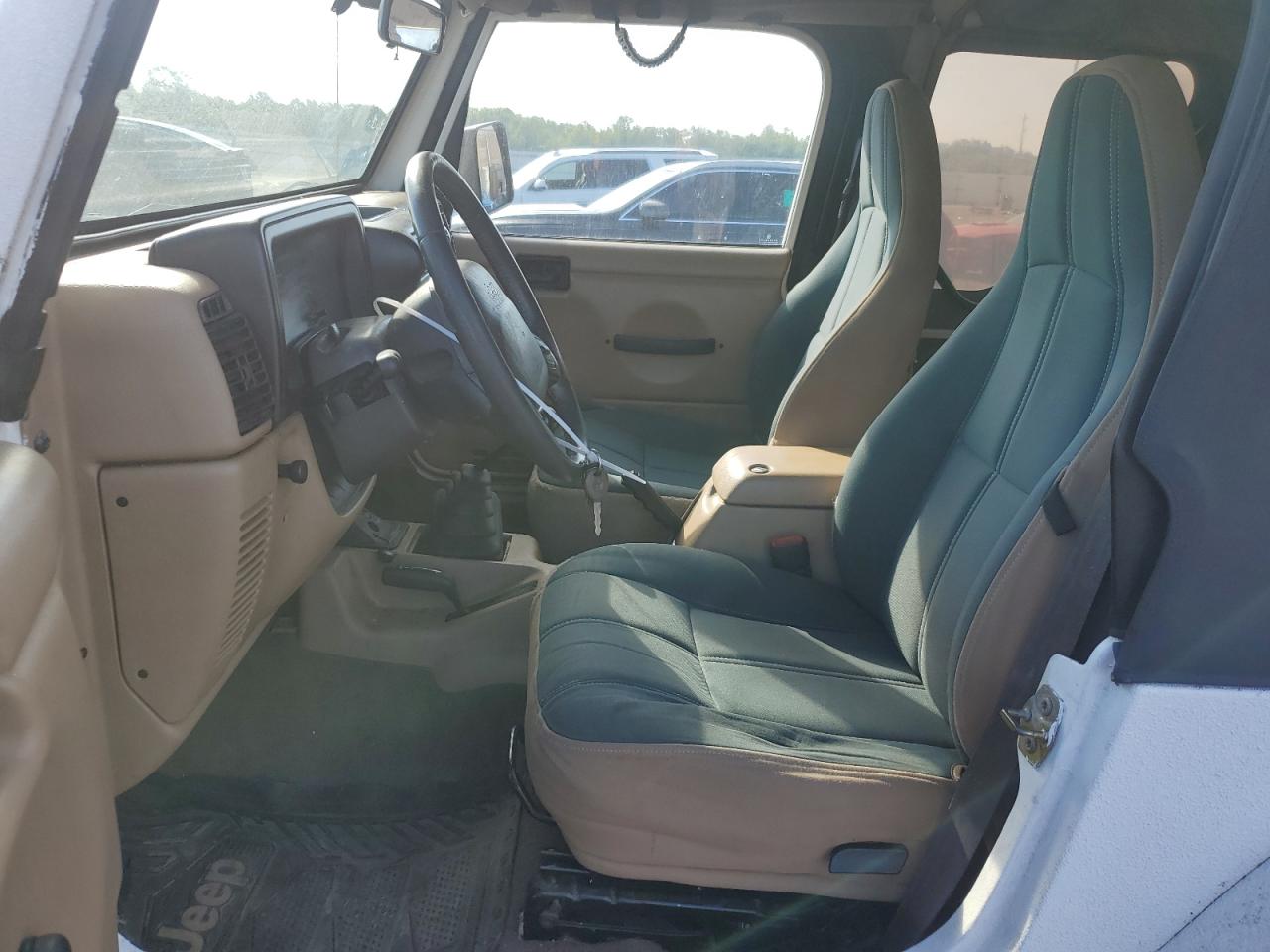 1J4FA59SXYP800634 2000 Jeep Wrangler / Tj Sahara