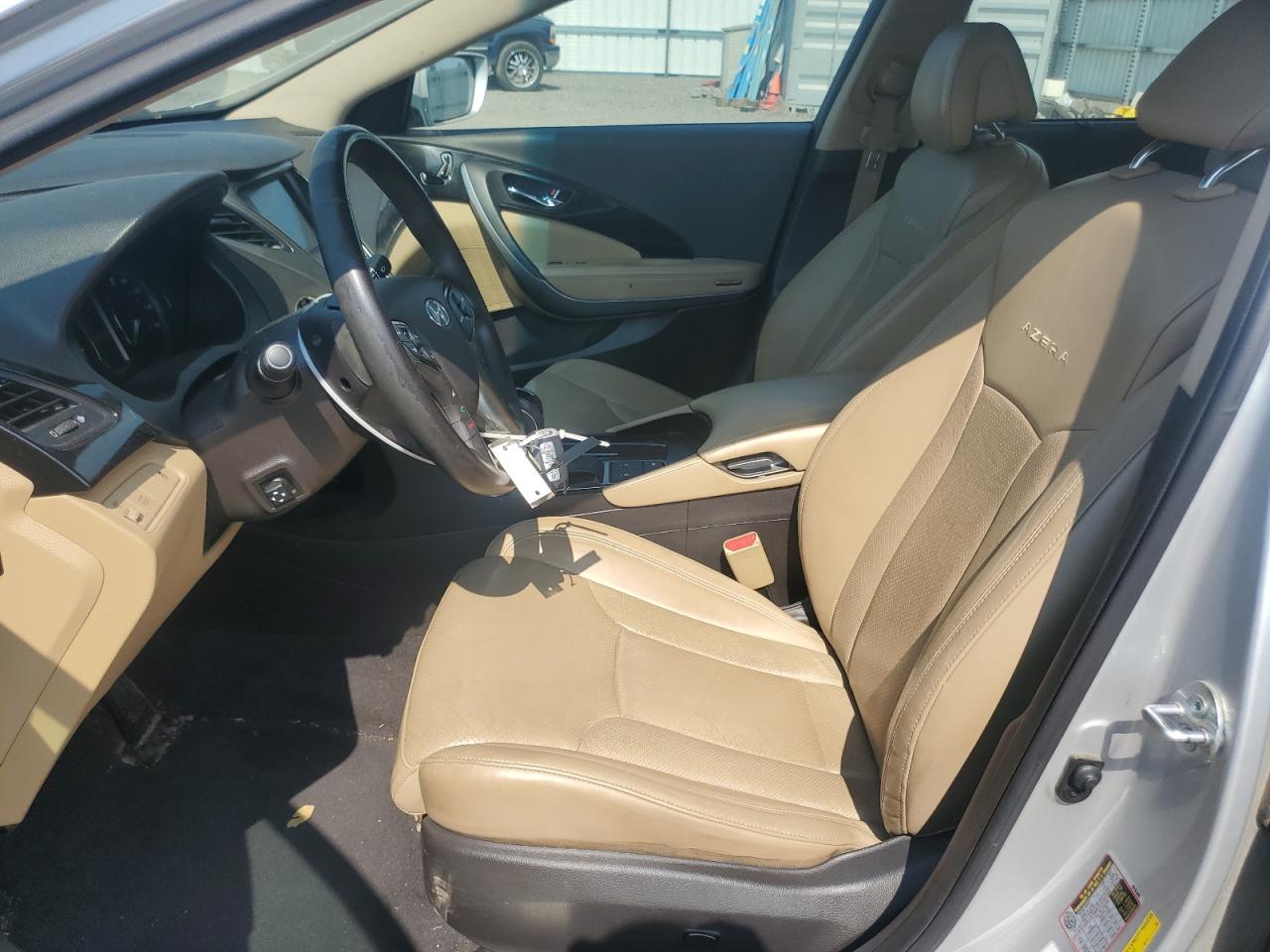 KMHFH4JG1CA139764 2012 Hyundai Azera Gls