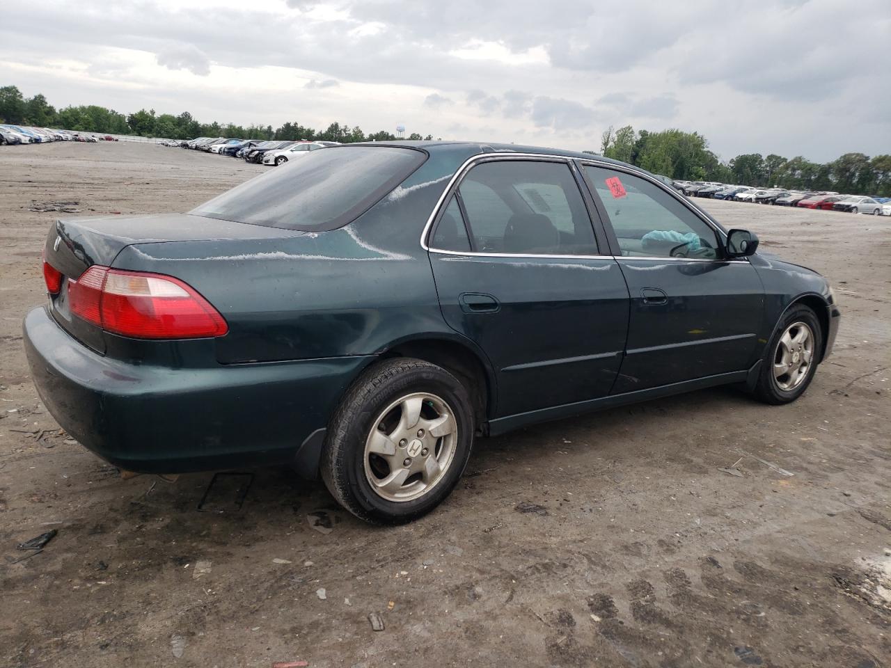 1HGCG6573YA112817 2000 Honda Accord Ex