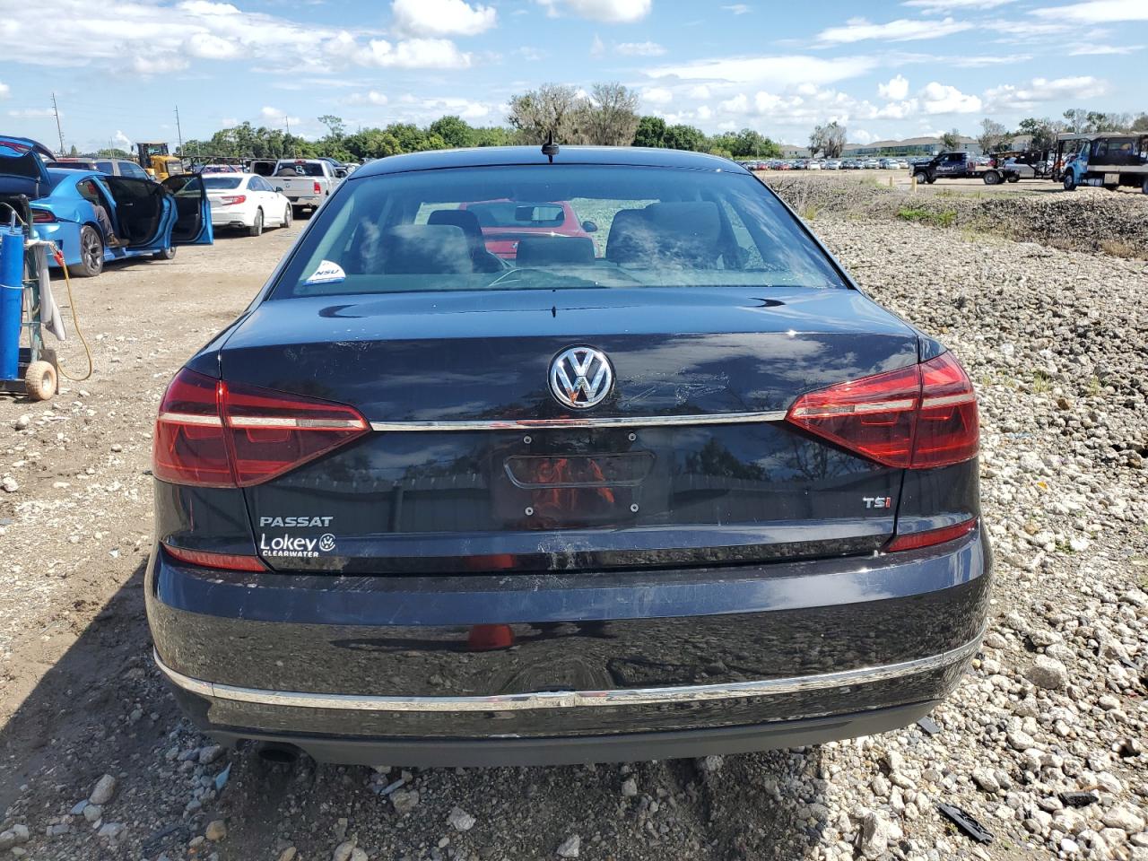 1VWAT7A35HC046511 2017 Volkswagen Passat S