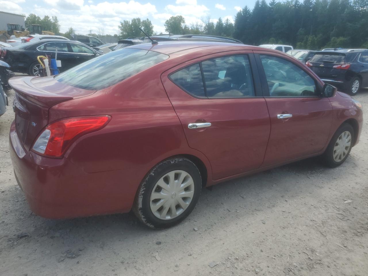 3N1CN7AP9JL815422 2018 Nissan Versa S