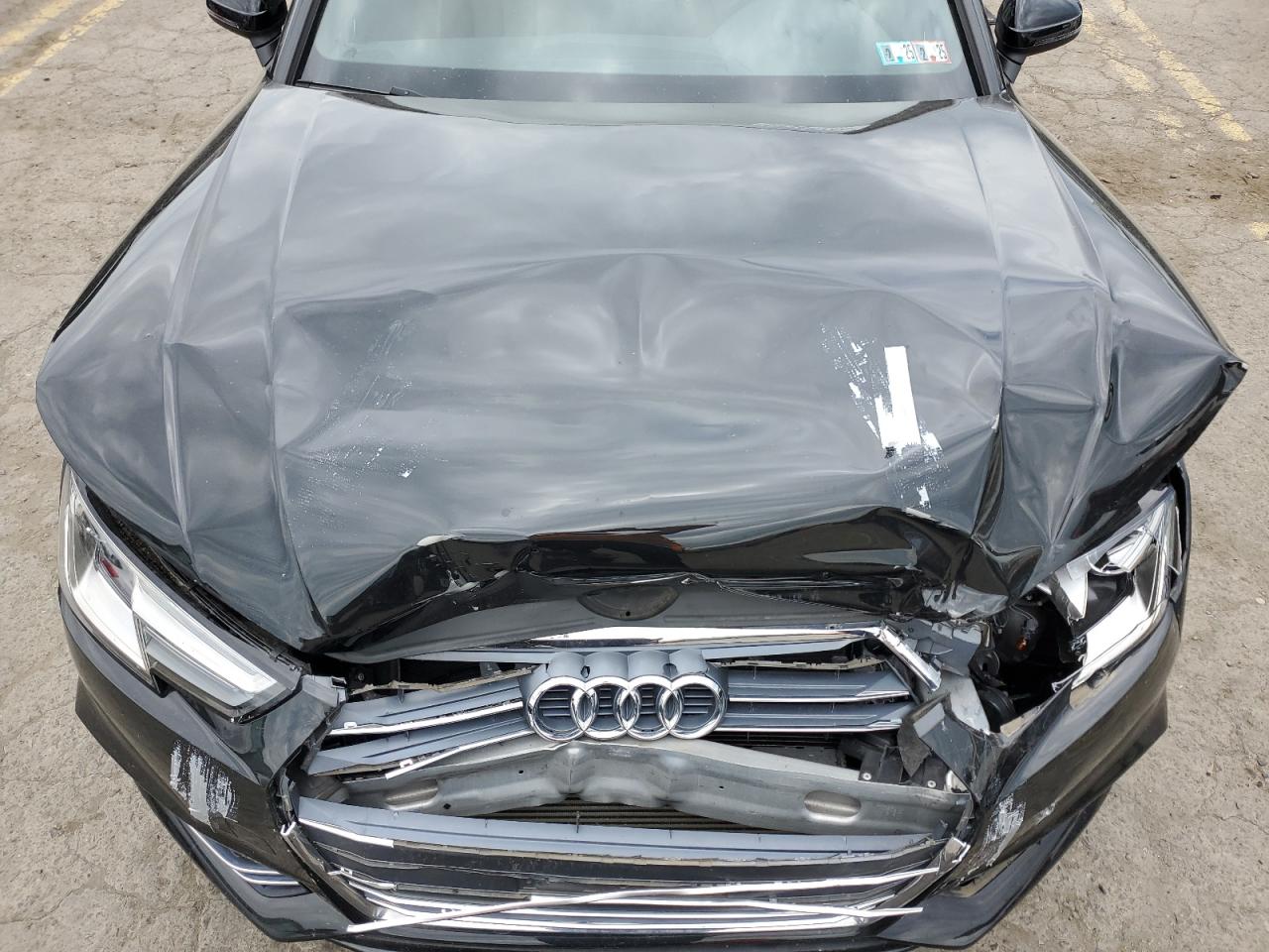 WAUDNAF43JA151992 2018 Audi A4 Premium