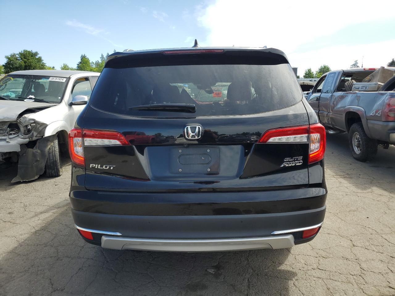 5FNYF6H0XKB061675 2019 Honda Pilot Elite