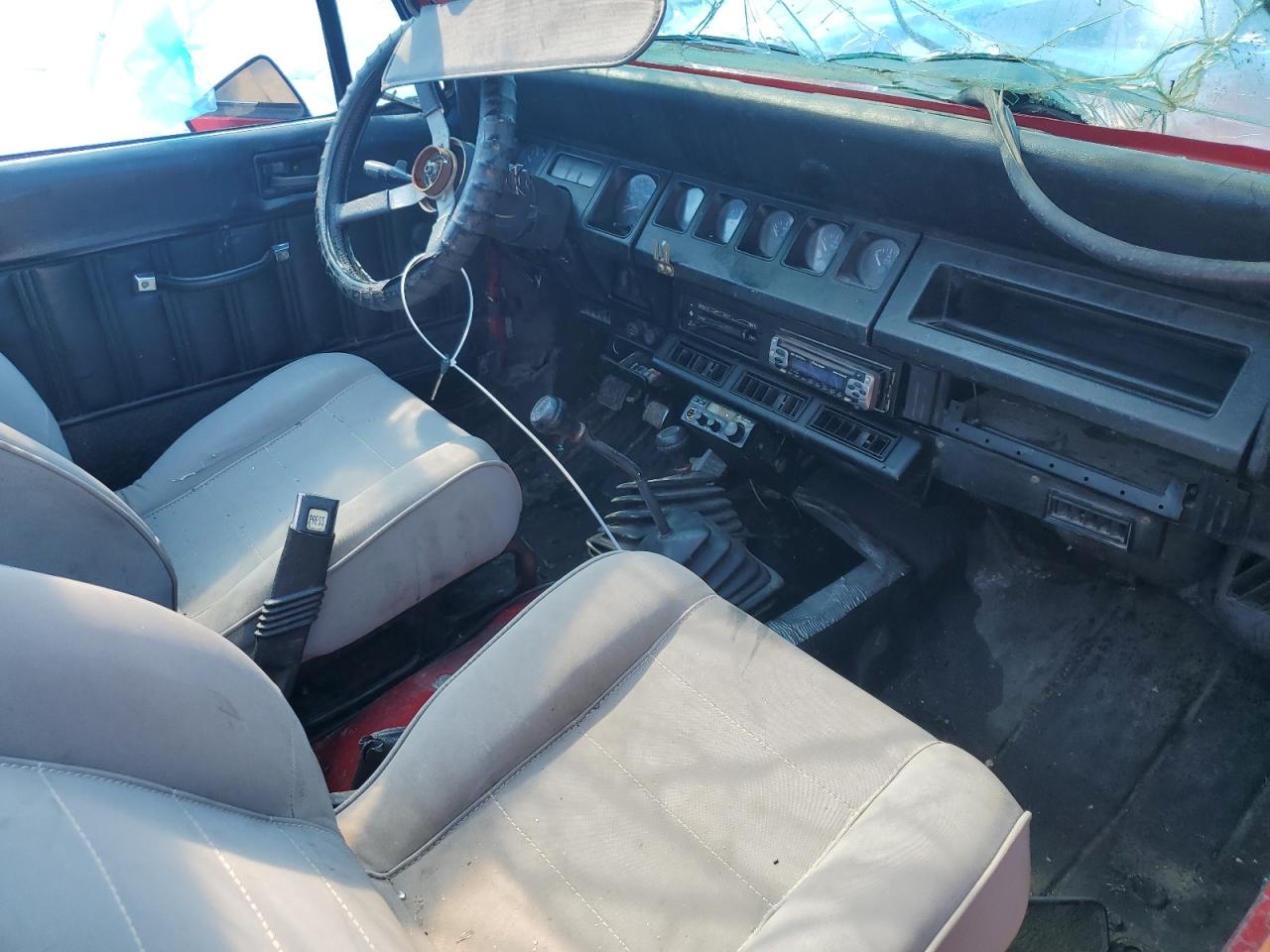 2J4FY69S4NJ538555 1992 Jeep Wrangler / Yj Renegade