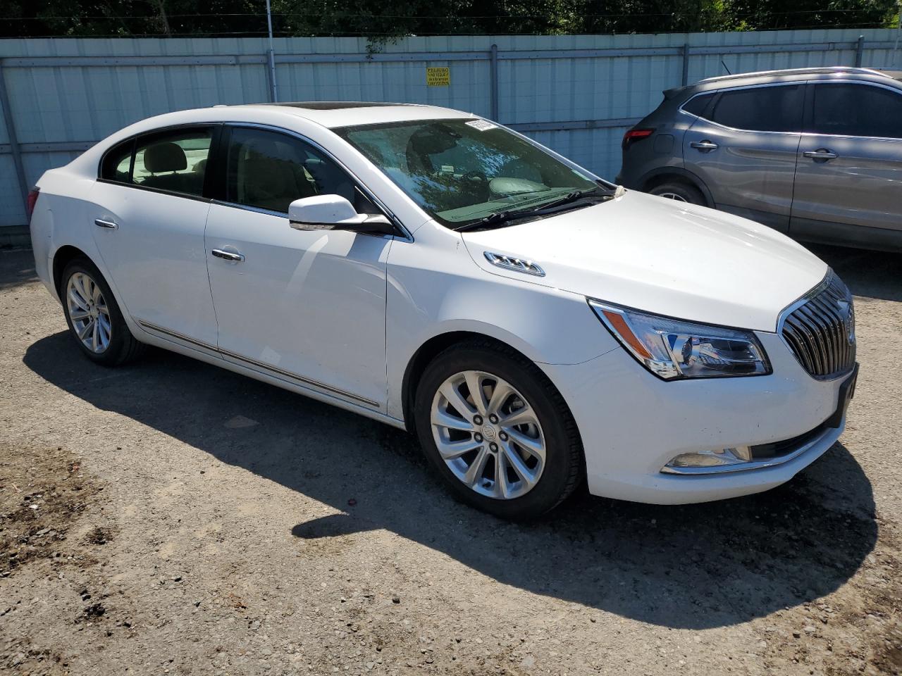 2016 Buick Lacrosse vin: 1G4GB5G34GF143784