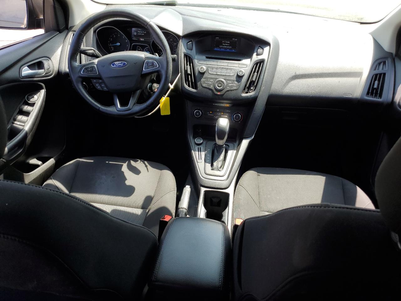 1FADP3F25GL246399 2016 Ford Focus Se