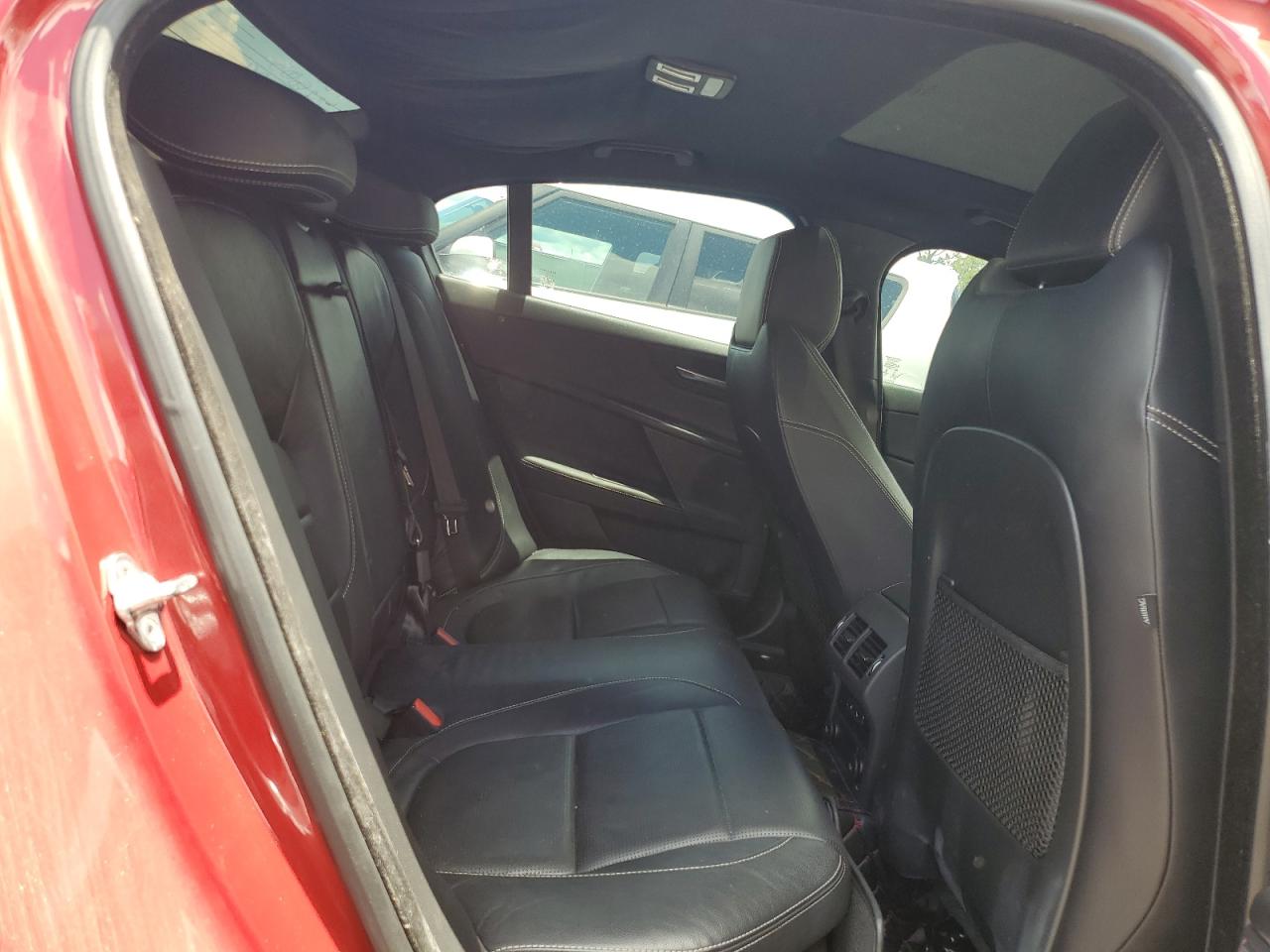 SAJAF4BV1HA965833 2017 Jaguar Xe R - Sport