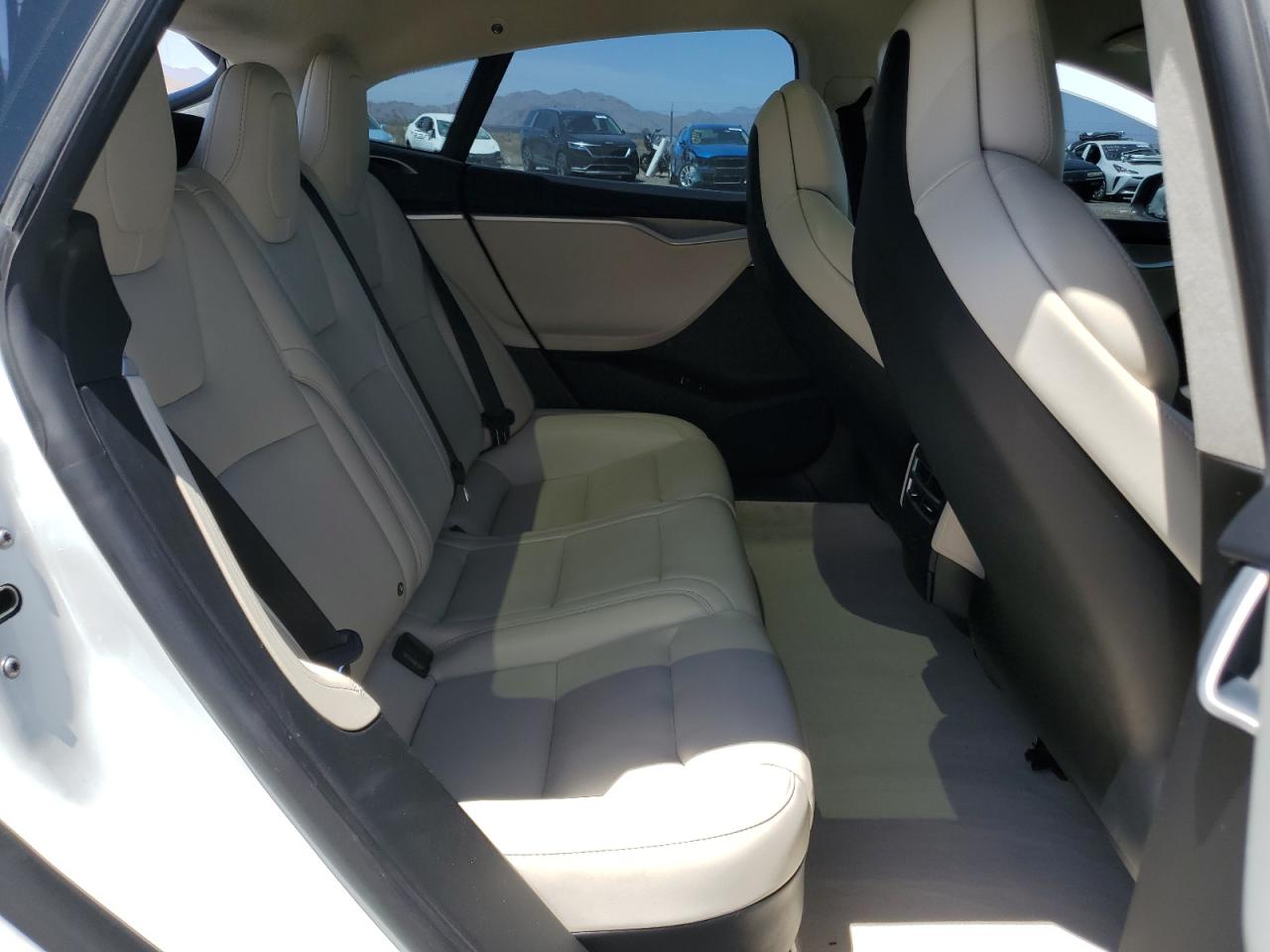 5YJSA1E22HF229752 2017 Tesla Model S