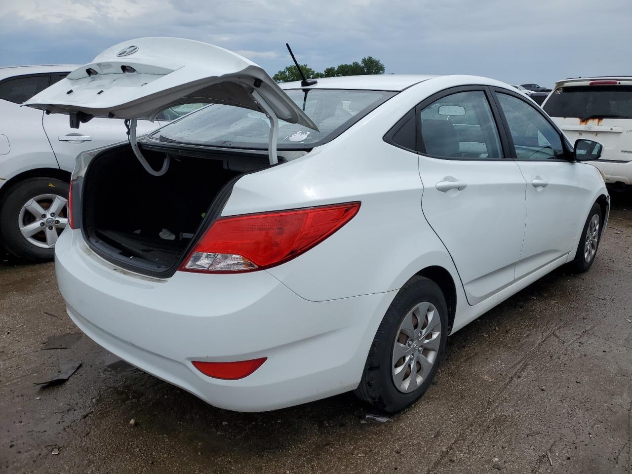 2016 Hyundai Accent Se vin: KMHCT4AE3GU030582