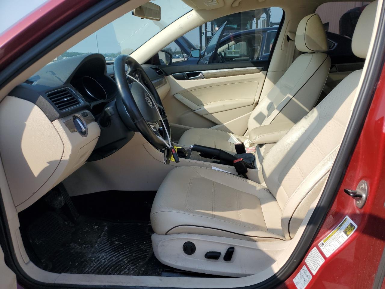 1VWBT7A38HC017721 2017 Volkswagen Passat Se